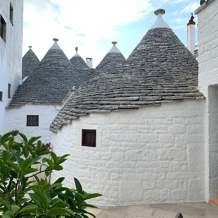 Trulli Family - Trulli&cummerse 2* Αλμπερομπέλο